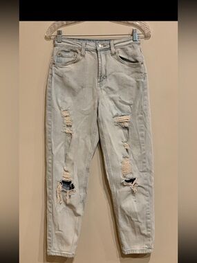 Skinny mom jeans